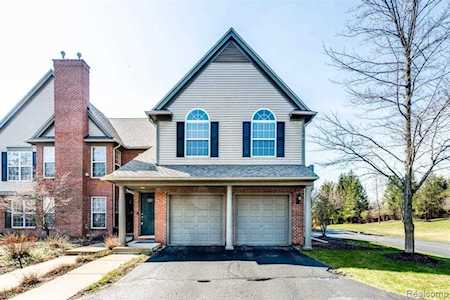 28155 Carlton Way Dr Novi, MI 48377