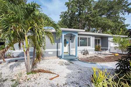 2400 Leslee Lake Dr N St. Petersburg, FL 33713