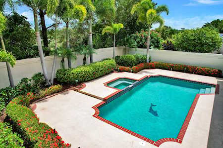 392 River Edge Road Jupiter, FL 33477