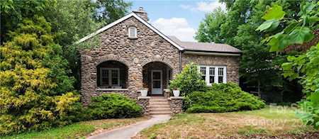 26 Hampstead Rd Asheville, NC 28804