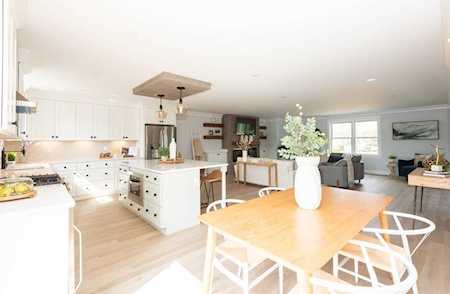 128 High St #5 Ipswich, MA 01938