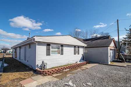 7353 Bealane Rd Clay Twp, MI 48001
