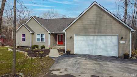 11204 Big Lake Rd Springfield Twp, MI 48350