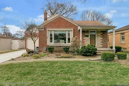 8483 Carter Ave Allen Park, MI 48101