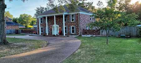 2499 E E Countrywood Pky Memphis, TN 38016