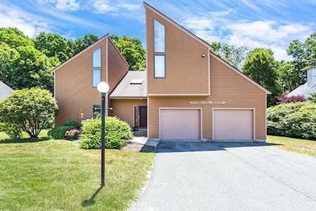 14 Manns Hill Cres Sharon, MA 02067