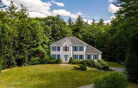 73 Hamilton Dr Epping, NH 03042