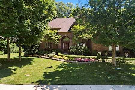 1077 Pebble Brook Dr Noblesville, IN 46062