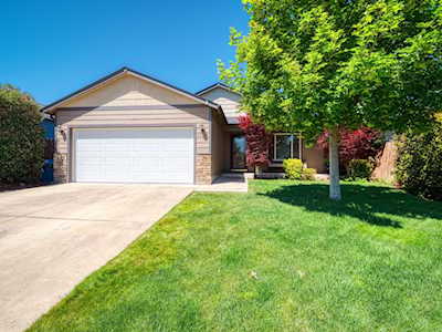 3681 Abigail Dr White City, OR 97503