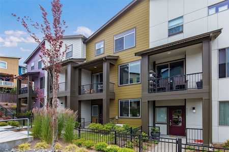 9810 11th Ave SW Seattle, WA 98106