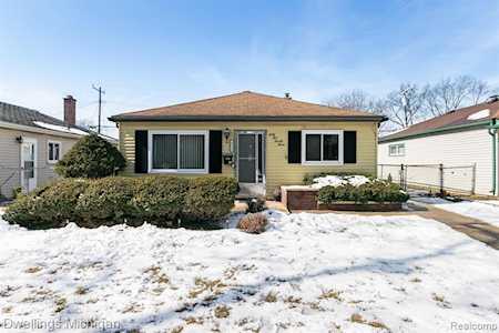 6523 N Highland St Dearborn Heights, MI 48127