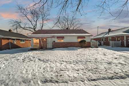 3931 Wellington St Inkster, MI 48141