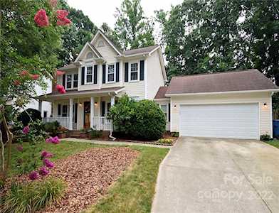 1213 Driftway Point Rd Matthews, NC 28105