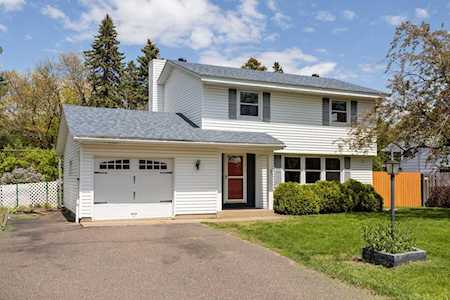 2205 Radatz Avenue Maplewood, MN 55109