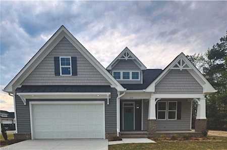 632 Hayes Dr Chesapeake, VA 23320