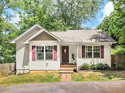 102 Springbrook Rd Asheville, NC 28804