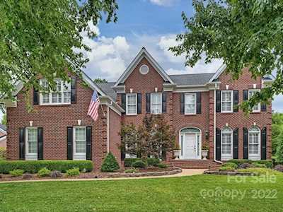 5828 Legacy Circle Charlotte, NC 28277