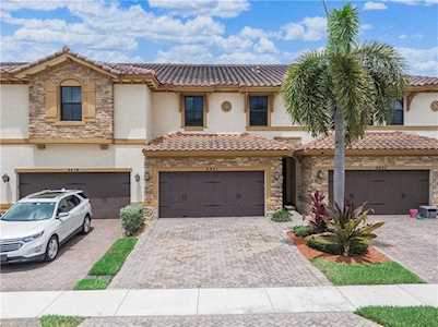 8421 Lakeview Trl #8421 Parkland, FL 33076