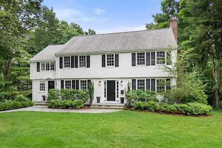 10 Sturbridge Road Wellesley, MA 02481