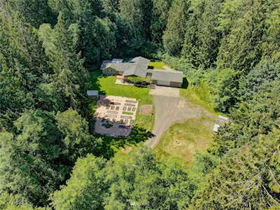7265 NE Vincent Rd Bainbridge Island, WA 98110