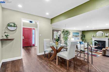 7014 Valley Trails Dr Pleasanton, CA 94588