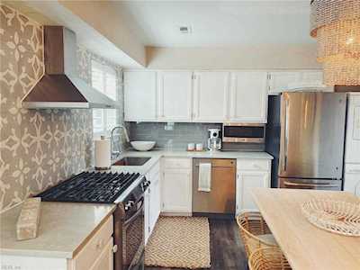 8208 A Atlantic Ave Virginia Beach, VA 23451