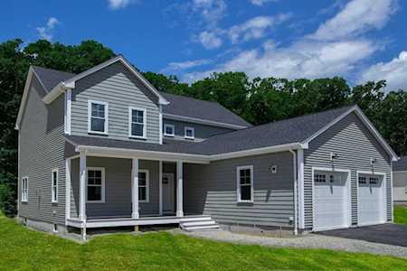 8 Norway Farms Dr Norfolk, MA 02056