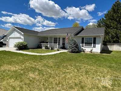 812 Lake Lowell Dr Nampa, ID 83686