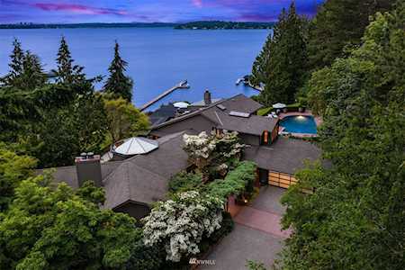 8030 SE 20th St Mercer Island, WA 98040