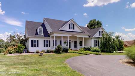 1833 Aiken Rd Shelbyville, KY 40065