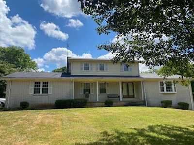 101 Lake Valley Rd Dickson, TN 37055