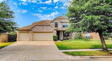 809 Hemlock Trail Saginaw, TX 76131