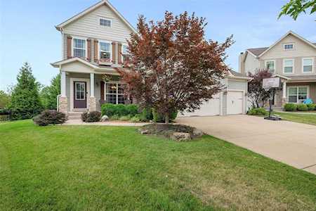 14 Country Trail Ct Lake St Louis, MO 63367
