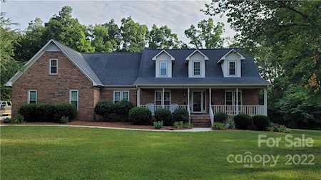 5432 Bedfordshire Ave Harrisburg, NC 28075