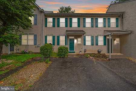 11 Richards Ln W Newark, DE 19711