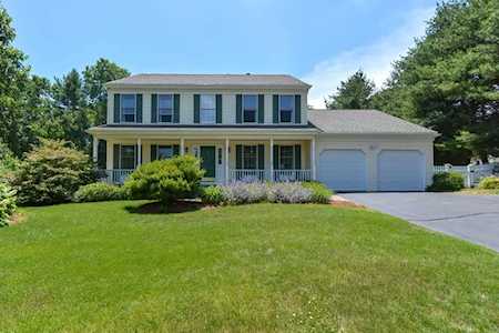 59 Gavins Pond Rd Sharon, MA 02067