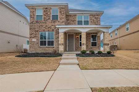 1404 Emerald Tree Place Aubrey, TX 76227