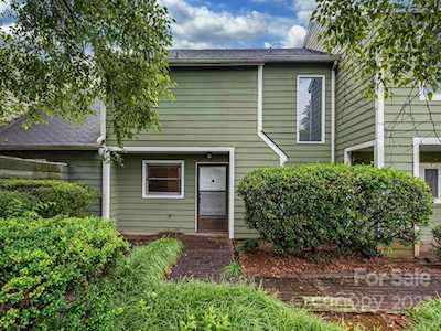 8219 Feather Ln Charlotte, NC 28212