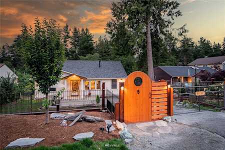 16734 8th Ave NE Shoreline, WA 98155