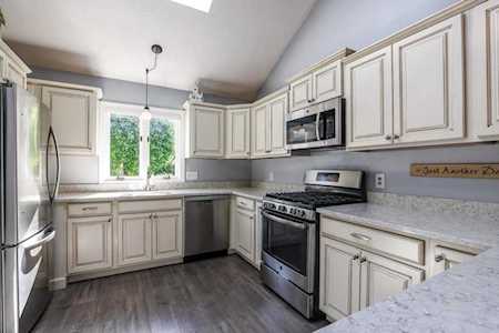 103 Treasure Island Rd #103 Webster, MA 01570