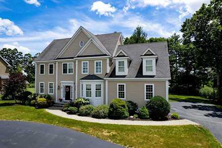 80 Fairway Dr Northbridge, MA 01534