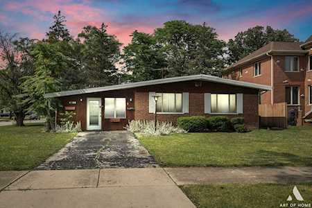 4736 Laurel Ave Glenview, IL 60025