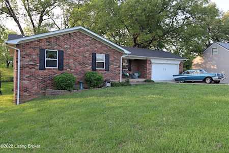 1628 Redbud Cir Radcliff, KY 40160