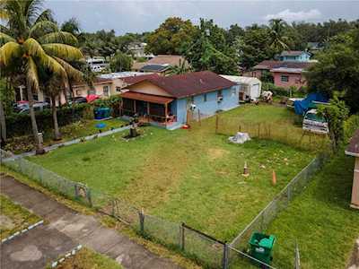 1185 NW 100 St Miami, FL 33150