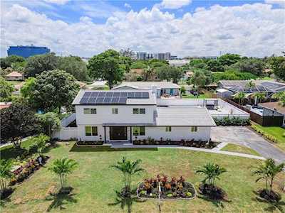 3210 NW 89th Ter Coral Springs, FL 33065