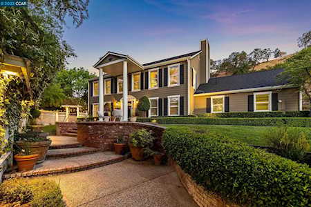 39 Tierra Verde Ct Walnut Creek, CA 94598