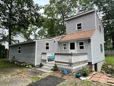 2 Barberry Street Lakeville, MA 02347