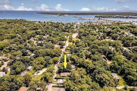 38 Lake Street Tisbury, MA 02568
