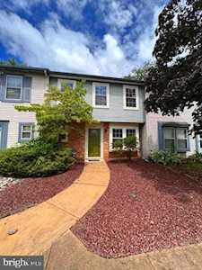 203 Roberts Ln Marlton, NJ 08053