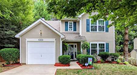 1431 Swaying Branch Ln Lake Wylie, SC 29710